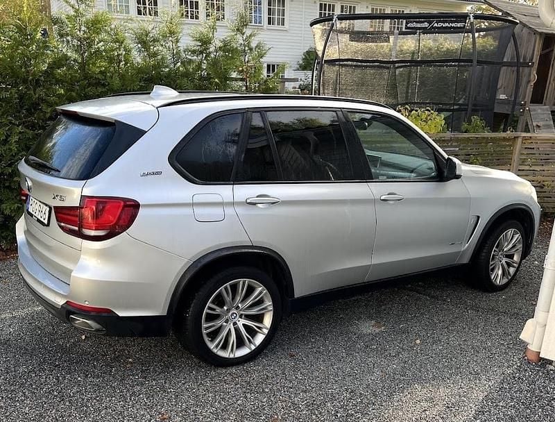 Silver Begagnad 2017 BMW X5 Shadowline SUV | 299 000 kr (Bra pris) - Bild 1/4