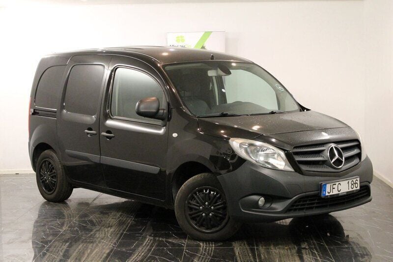 Svart Begagnad 2014 Mercedes Citan 109 Van | 59 900 kr (Marknadspris) - Bild 1/4