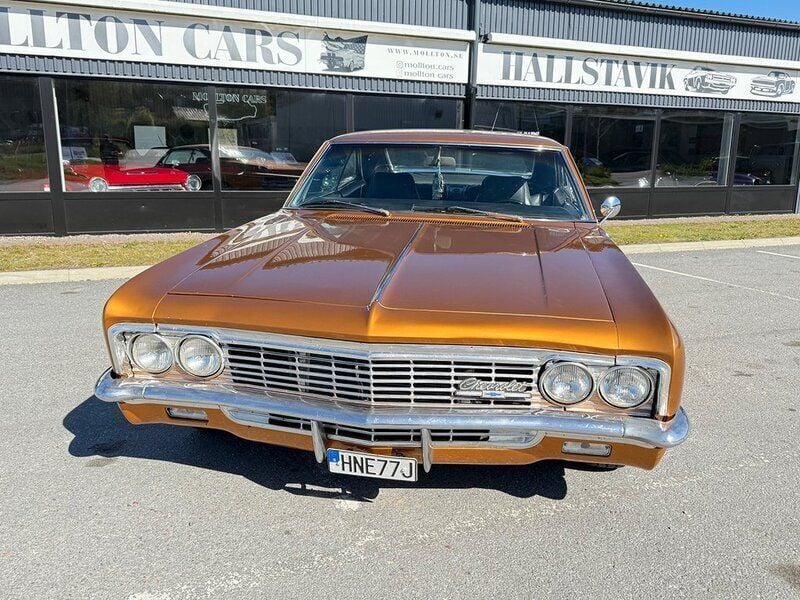 Begagnad Chevrolet Impala 279 HK (205 kW) 1966 Orange Sedan