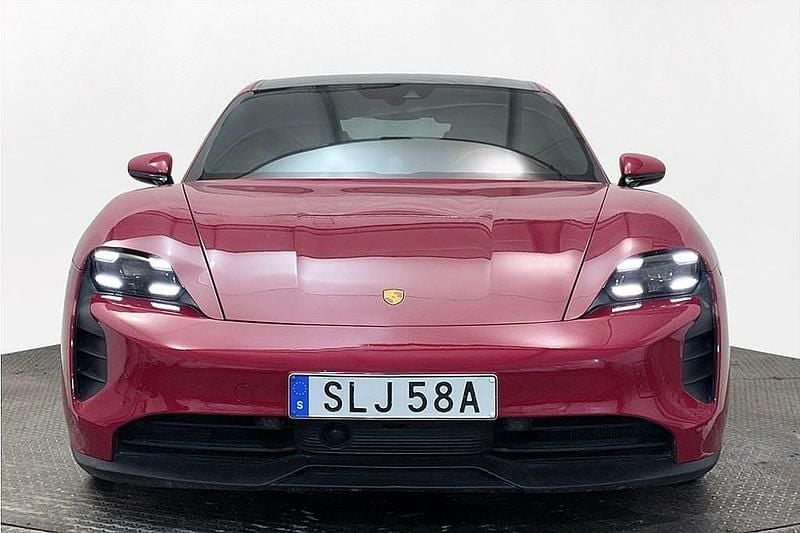 Begagnad Porsche Taycan GTS Sport 514 kW (700 HK) 2022 Röd Sedan
