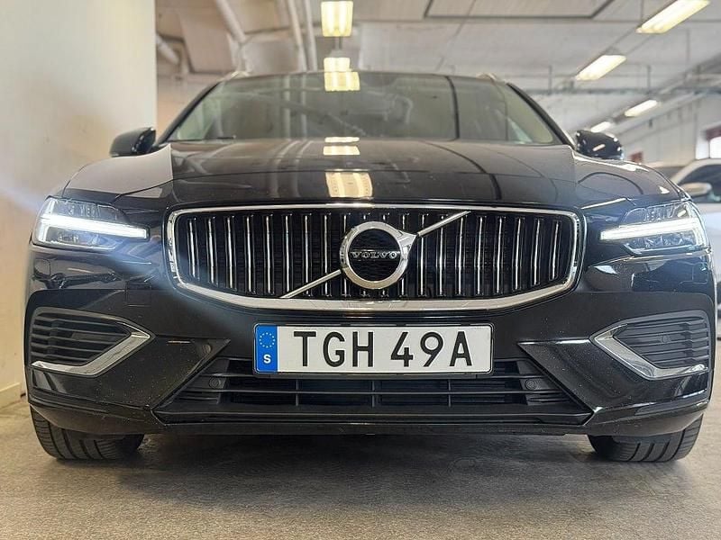 Begagnad Volvo V60 253 HK (186 kW) 2021 Svart Kombi