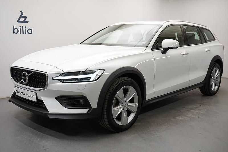 Begagnad 2022 Volvo V60 CC Kombi | 349 900 kr (Marknadspris) - Bild 1/3