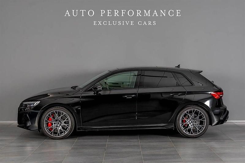 Begagnad Audi RS3 Sportback Comfort 400 HK (294 kW) 2024 Svart Halvkombi