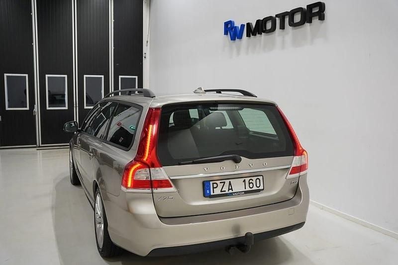 Begagnad Volvo V70 Kinetic 116 HK (85 kW) 2013 Brun Kombi