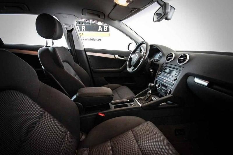 Begagnad Audi A3 Ambition 125 HK (91 kW) 2012 Svart Halvkombi