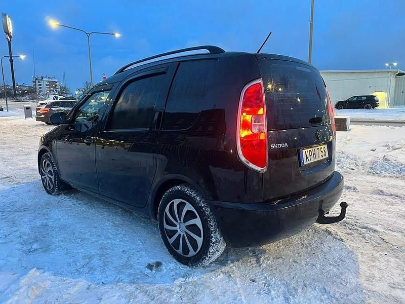 Begagnad Skoda Roomster 90 HK (66 kW) 2015 Svart Minibuss
