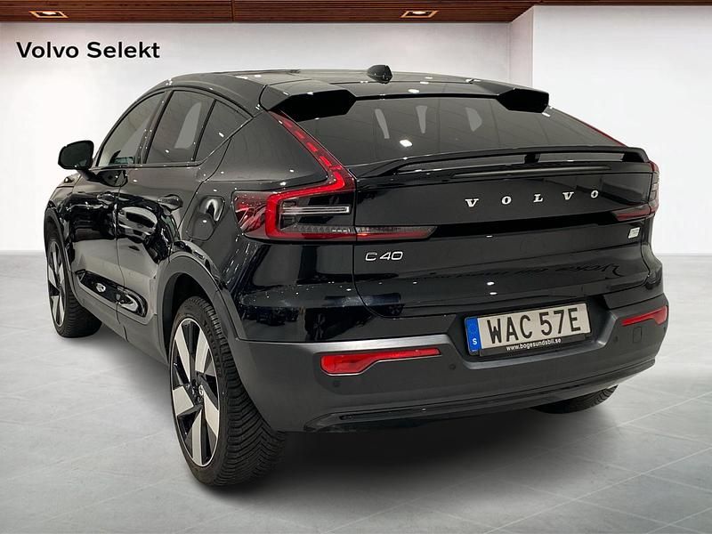 Begagnad Volvo C40 299 kW (407 HK) 2023 Svart SUV