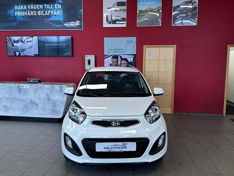 Begagnad Kia Picanto 68 HK (50 kW) 2012 Vit Halvkombi