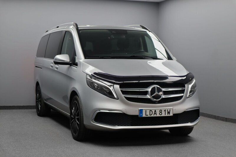 Silver Begagnad 2022 Mercedes V300 Avantgarde Minibuss | 599 800 kr (Superpris) - Bild 1/4