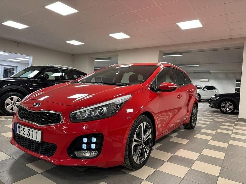 Röd Begagnad 2015 Kia Ceed Sportswagon GT-Line Kombi | 98 900 kr (Marknadspris) - Bild 1/4