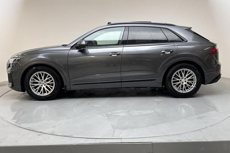 Begagnad Audi Q8 S-Line 286 HK (210 kW) 2025 Grå SUV