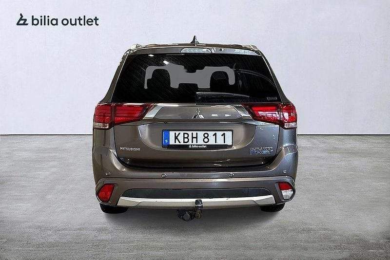 Begagnad Mitsubishi Outlander P-HEV Comfort Edition 121 HK (88 kW) 2018 Brun SUV