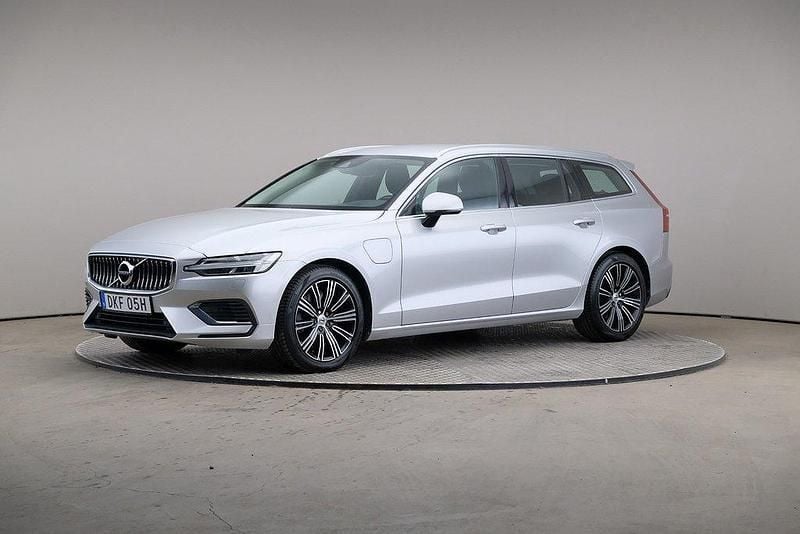 Silver Begagnad 2020 Volvo V60 Inscription Kombi | 259 000 kr (Superpris) - Bild 1/4