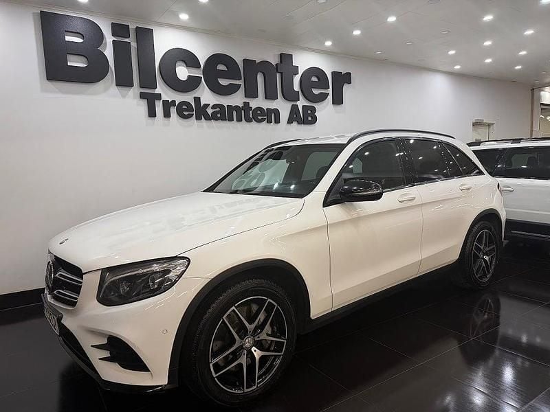 Vit Begagnad 2016 Mercedes GLC220 AMG line SUV | 229 900 kr (Marknadspris) - Bild 1/4