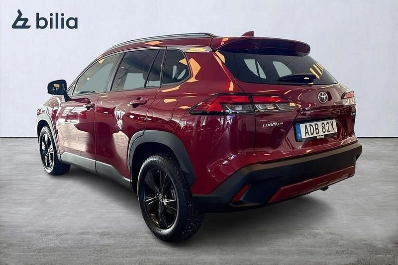 Begagnad Toyota Corolla Cross 141 HK (103 kW) 2024 Röd SUV