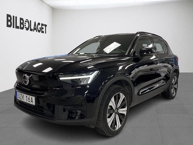 Svart Begagnad 2022 Volvo XC40 Core SUV | 299 800 kr - Bild 1/4