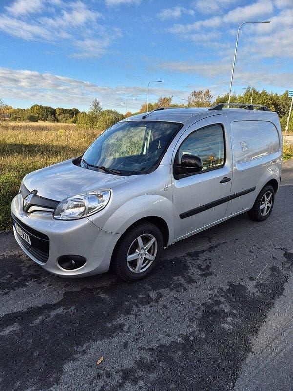 Grå Begagnad 2016 Renault Kangoo Minibuss | 74 000 kr (Bra pris) - Bild 1/4