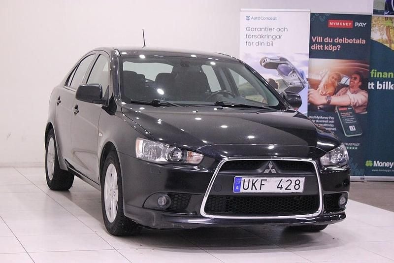 Begagnad Mitsubishi Lancer 140 HK (102 kW) 2010 Svart Halvkombi