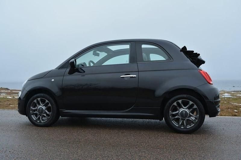 Begagnad Fiat 500C Sport 71 HK (52 kW) 2022 Svart vesuvio metallic Cab