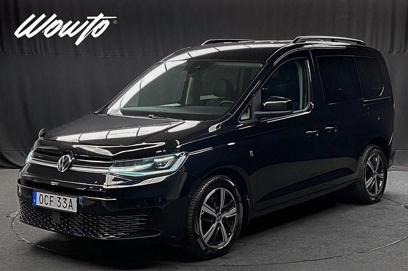 Svart Begagnad 2022 VW Caddy Life Minibuss | 399 800 kr - Bild 1/3