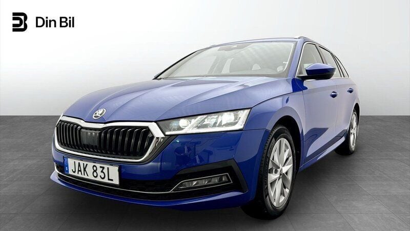 Blå Begagnad 2023 Skoda Octavia Style Kombi | 277 900 kr (Marknadspris) - Bild 1/4