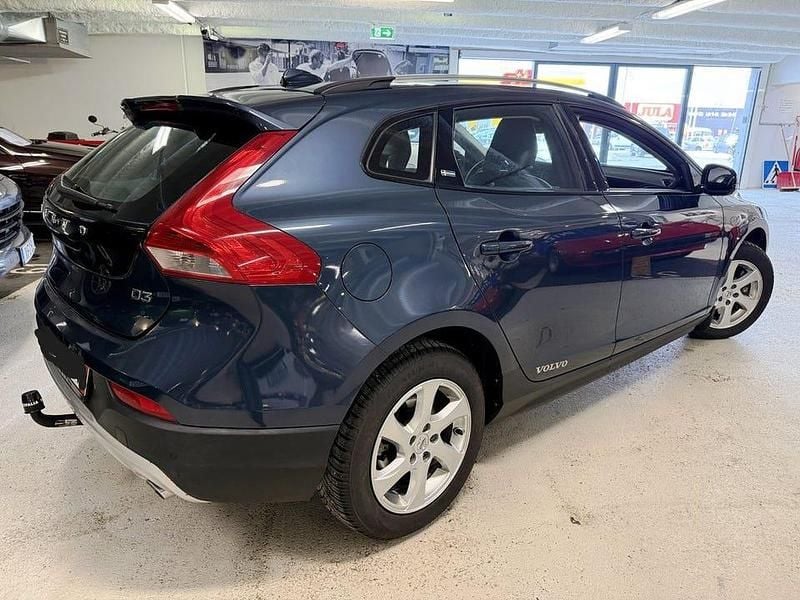 Begagnad Volvo V40 CC Momentum 150 HK (110 kW) 2017 Blå Kombi