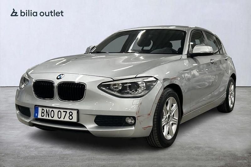 Silver Begagnad 2014 BMW 116 Halvkombi | 109 900 kr (Superpris) - Bild 1/4