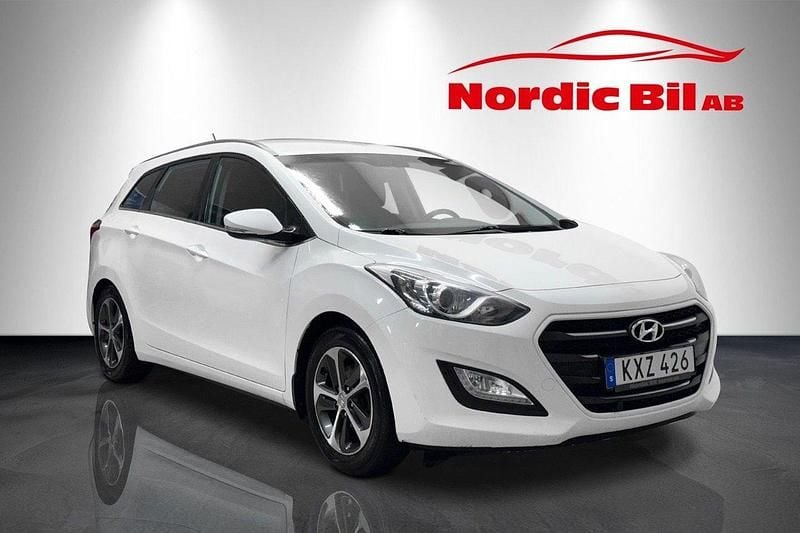Vit Begagnad 2016 Hyundai i30 Comfort Kombi | 99 900 kr (Bra pris) - Bild 1/4