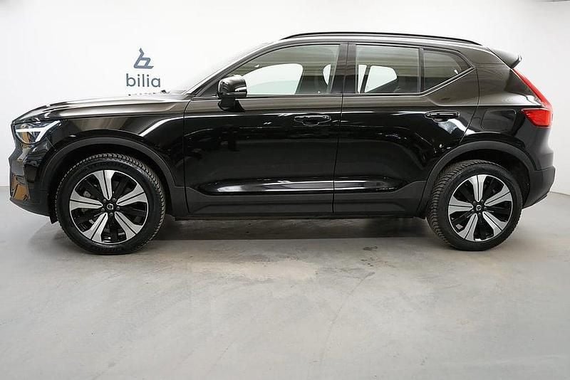 Begagnad Volvo XC40 Core 185 kW (252 HK) 2022 Svart SUV