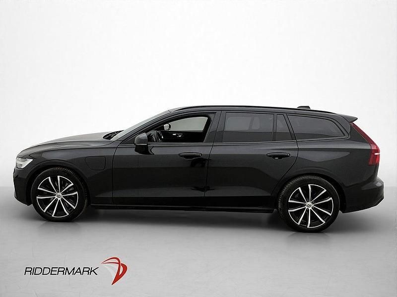 Begagnad Volvo V60 Plus 253 HK (186 kW) 2023 Svart Kombi
