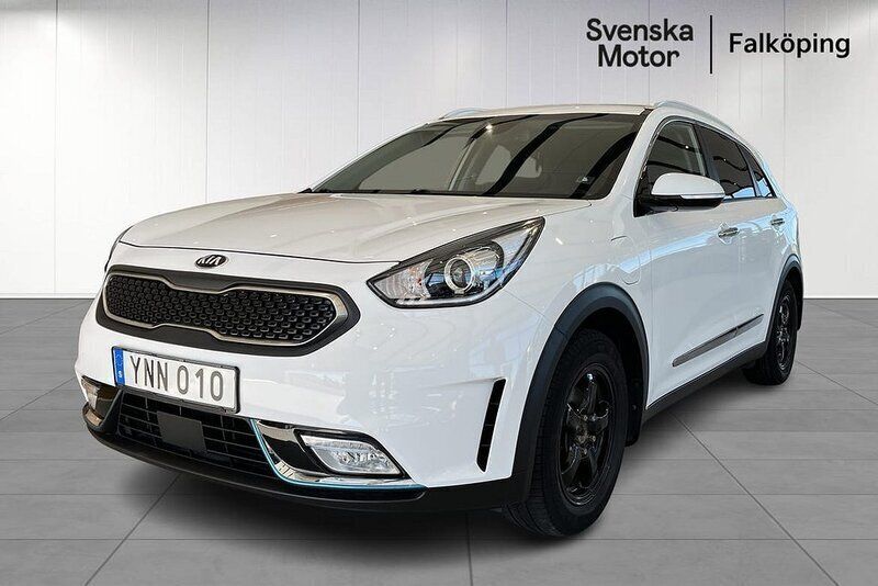Vit Begagnad 2018 Kia Niro Advance SUV | 149 900 kr (Marknadspris) - Bild 1/4