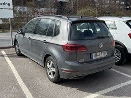 Mörkgrå Begagnad 2019 VW Golf VIII Halvkombi | 139 900 kr - Bild 1/2