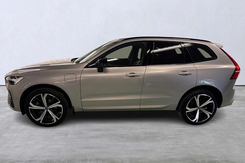 Begagnad Volvo XC60 Plus 355 HK (261 kW) 2024 Silver SUV