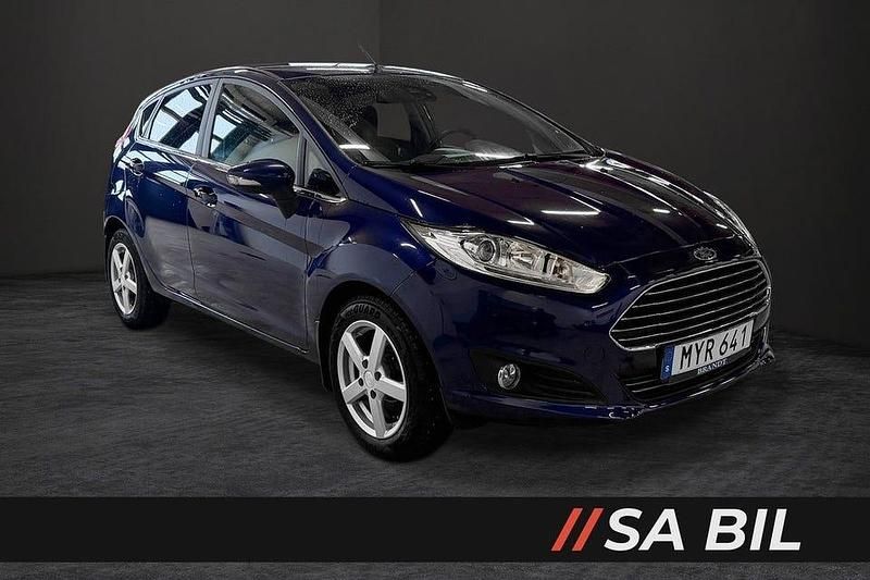 Begagnad Ford Fiesta Titanium 101 HK (74 kW) 2015 Blå