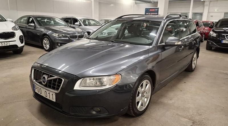 Grå Begagnad 2011 Volvo V70 Momentum Kombi | 45 000 kr (Bra pris) - Bild 1/4