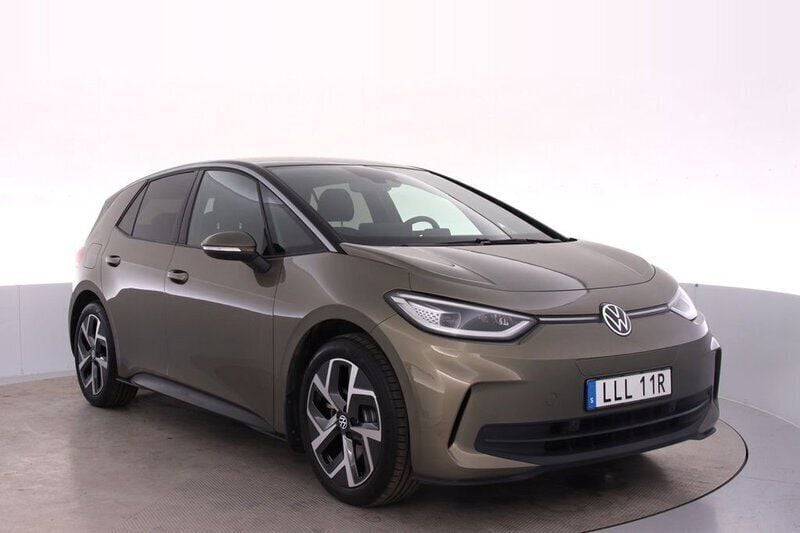 Grön Begagnad 2023 VW ID.3 Pro Halvkombi | 389 000 kr - Bild 1/4
