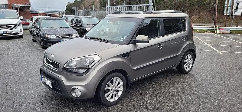 Grå Begagnad 2011 Kia Soul SUV | 49 900 kr (Marknadspris) - Bild 1/4