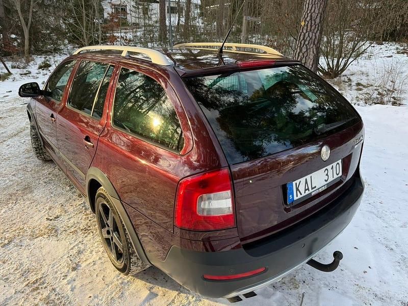 Begagnad Skoda Octavia Scout 160 HK (117 kW) 2010 Kombi