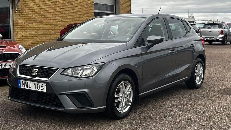 Grå Begagnad 2018 Seat Ibiza Style Halvkombi | 109 500 kr (Lite dyr) - Bild 1/4