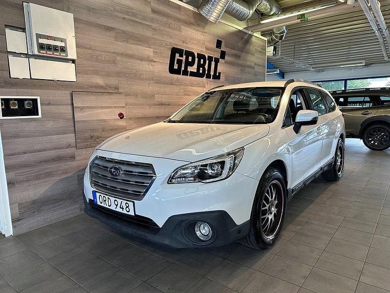 Vit Begagnad 2015 Subaru Outback SUV | 139 000 kr (Marknadspris) - Bild 1/4