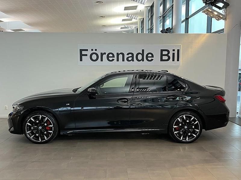 Begagnad BMW 330e M Sport 184 HK (135 kW) 2024 Svart Sedan