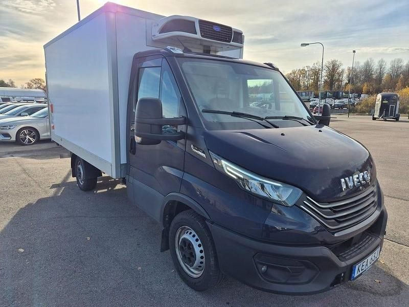 Begagnad Iveco Daily 136 HK (100 kW) 2024 Blå Van