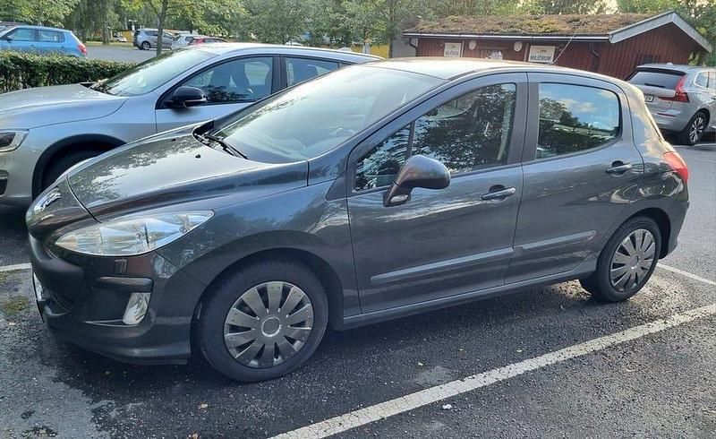 Grå Begagnad 2010 Peugeot 308 Halvkombi | 60 000 kr (Dyr) - Bild 1/4