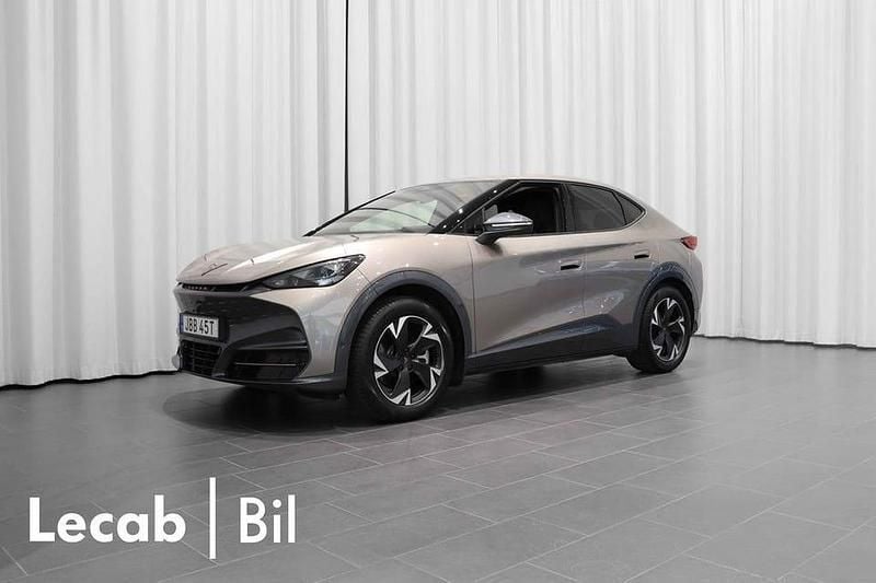 Ljusbrun (atacama desert metallic) Begagnad 2024 Cupra Tavascan SUV | 489 500 kr (Marknadspris) - Bild 1/4