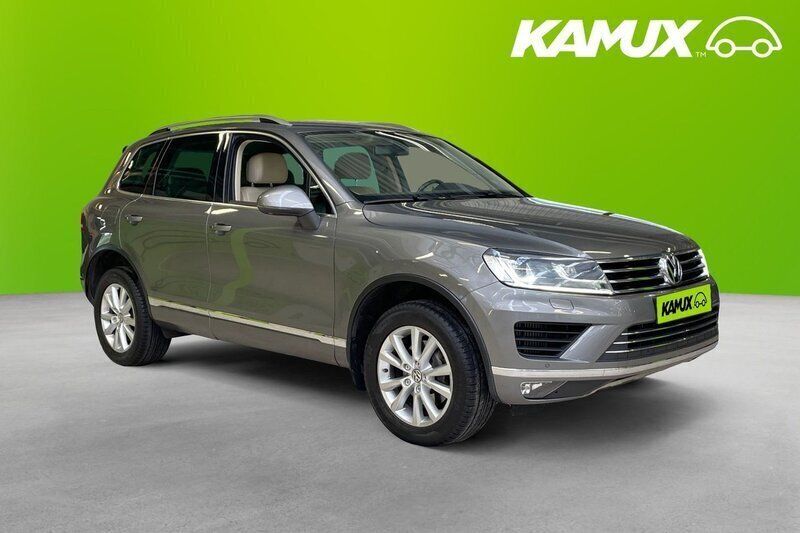 Silver/grå Begagnad 2015 VW Touareg SUV | 224 800 kr (Bra pris) - Bild 1/4