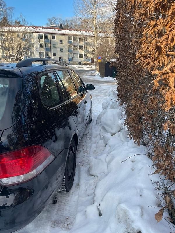 Begagnad VW Golf VI 105 HK (77 kW) 2010 Svart Halvkombi