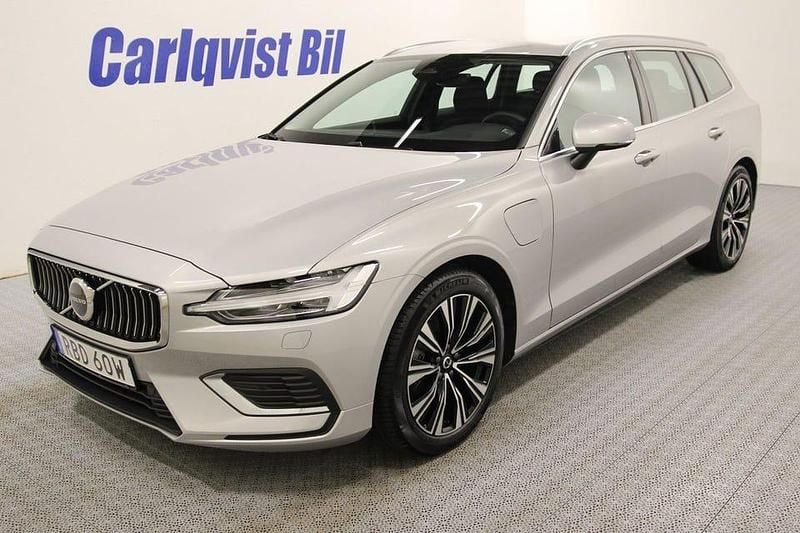Silver metallic Begagnad 2025 Volvo V60 Core Kombi | 479 000 kr - Bild 1/4