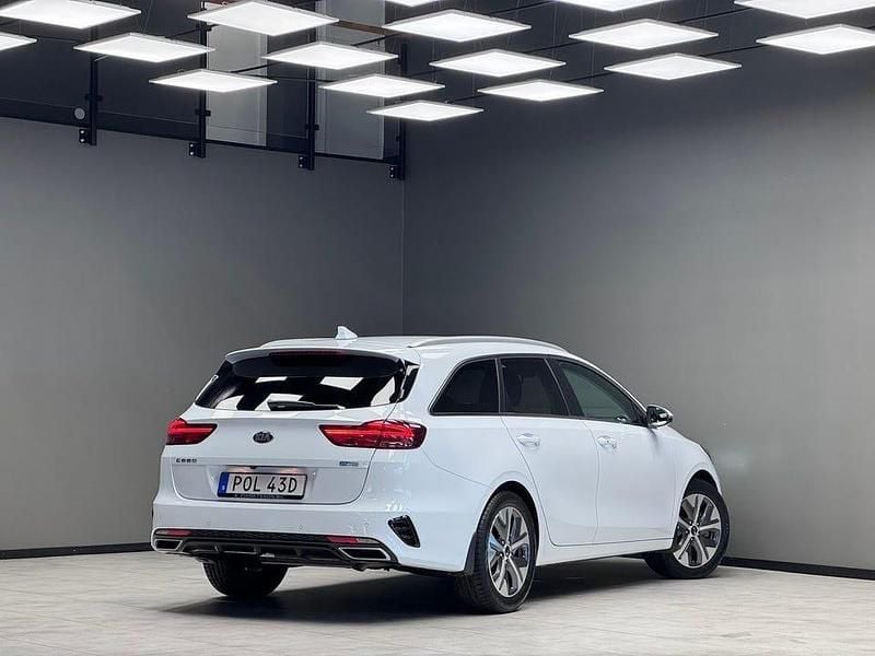 Begagnad Kia Ceed Sportswagon 141 HK (103 kW) 2021 Vit Kombi