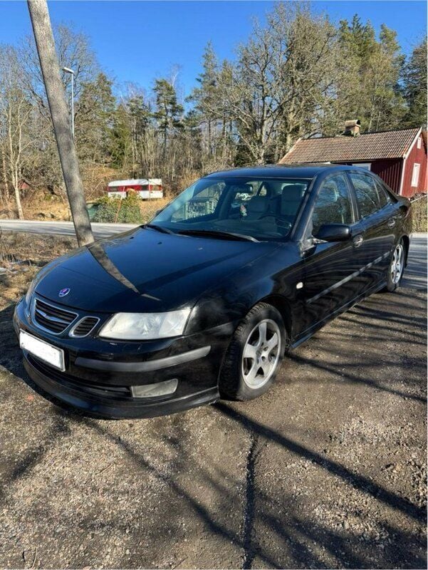 Grå Begagnad 2003 Saab 9-3 Linear Kombi | 29 500 kr - Bild 1/4