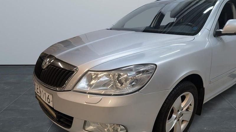 Begagnad Skoda Octavia 162 HK (119 kW) 2009 Silver Kombi